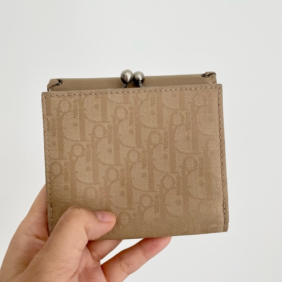 Christian Dior 2007 Heart Compact Wallet - Picture 6 of 10